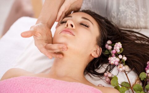 woman, massage, wellness, spa, bangalore, ayurvedalife, ayurveda, ayurveda healing, women's health, massage, massage, massage, massage, massage, ayurveda